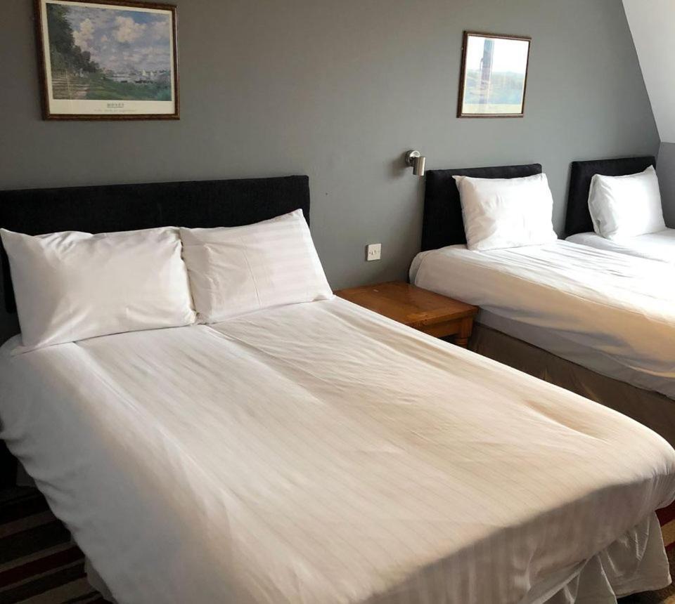 The Airman Hotel Shefford Екстериор снимка